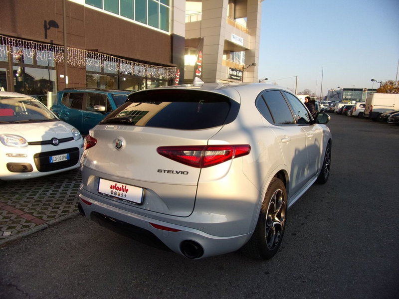 Alfa Romeo Stelvio usata a Reggio Emilia (5)