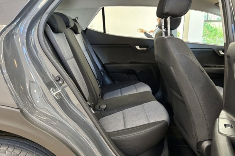 Kia Stonic usata a Latina (10)