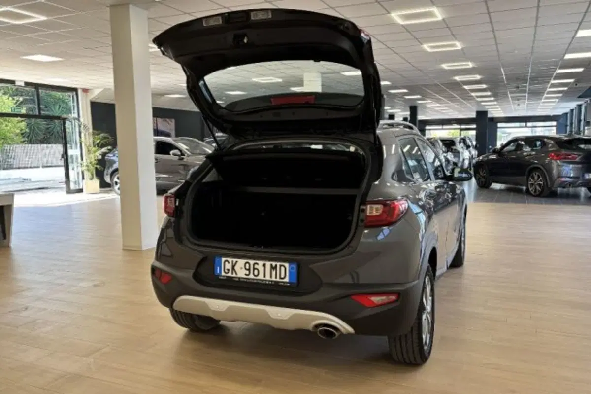 Kia Stonic usata a Latina (7)