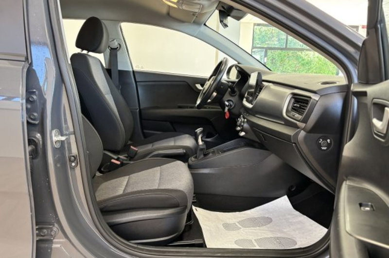 Kia Stonic usata a Latina (8)