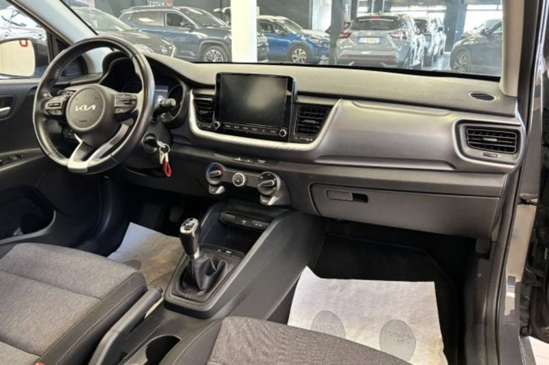 Kia Stonic usata a Latina (9)