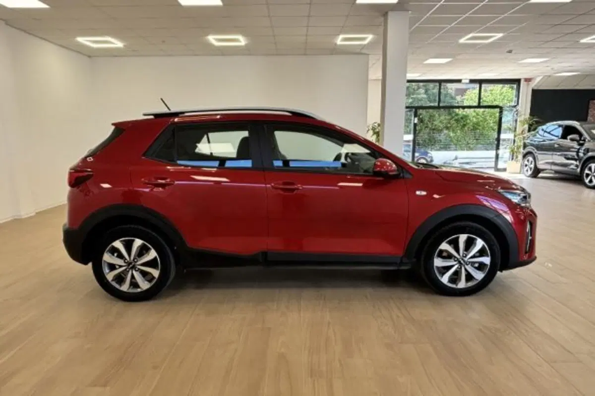 Kia Stonic usata a Latina (4)