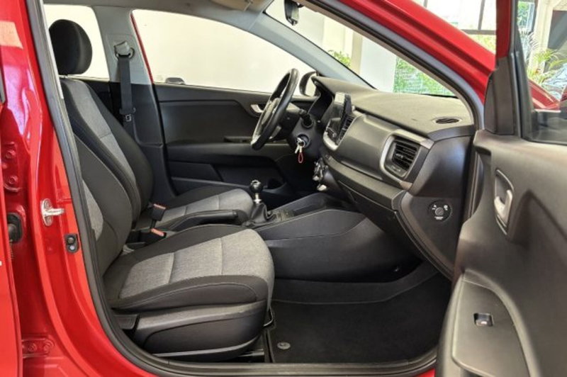 Kia Stonic usata a Latina (8)