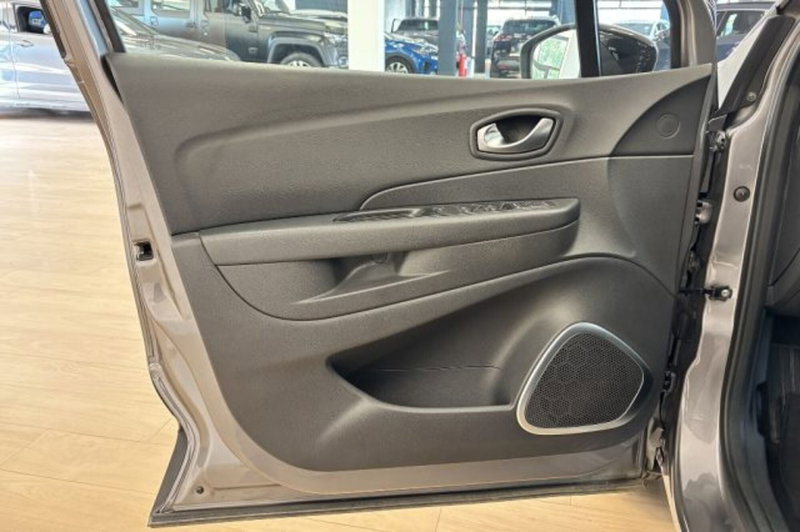 Renault Captur usata a Latina (12)