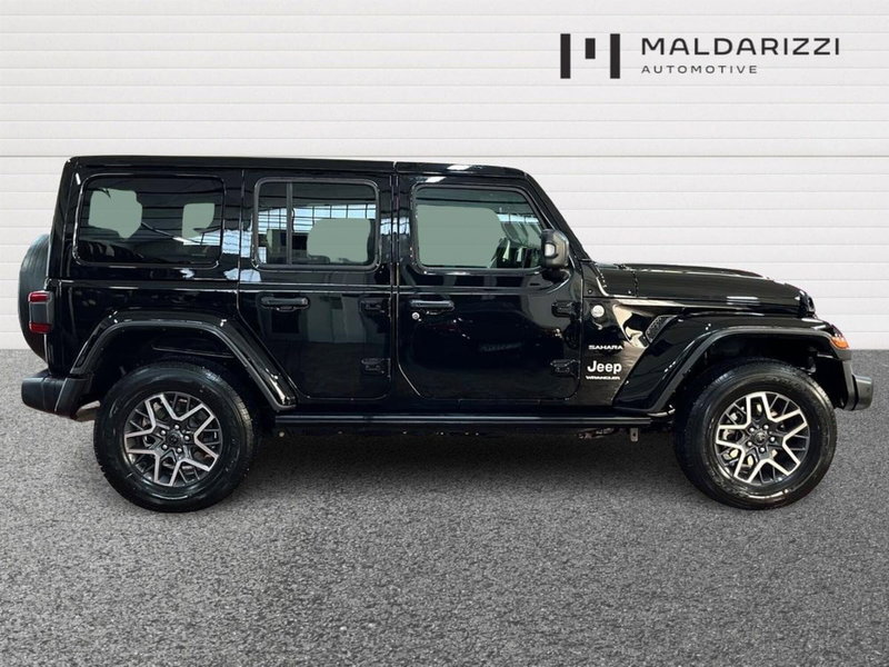 Jeep Wrangler Unlimited usata a Bari (5)