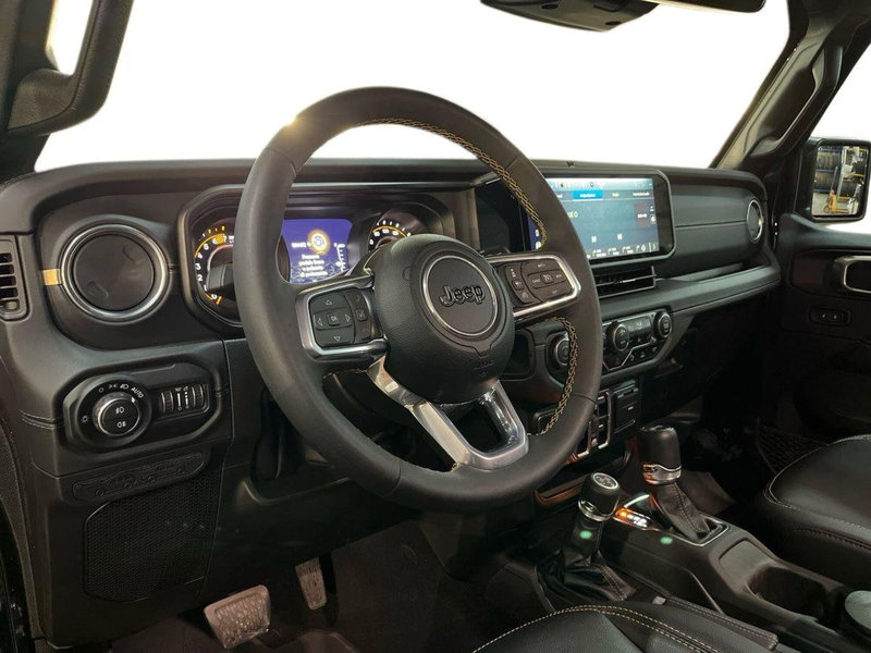 Jeep Wrangler Unlimited usata a Bari (8)