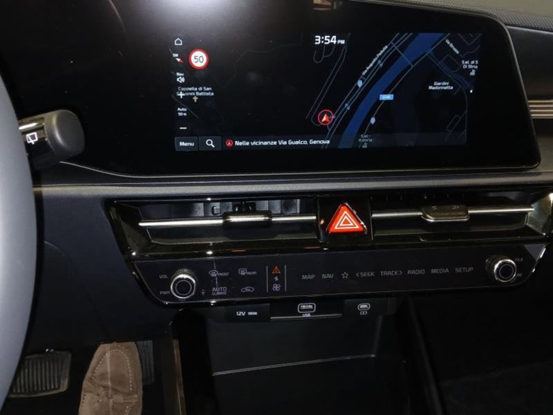 Kia Niro nuova a Genova (15)