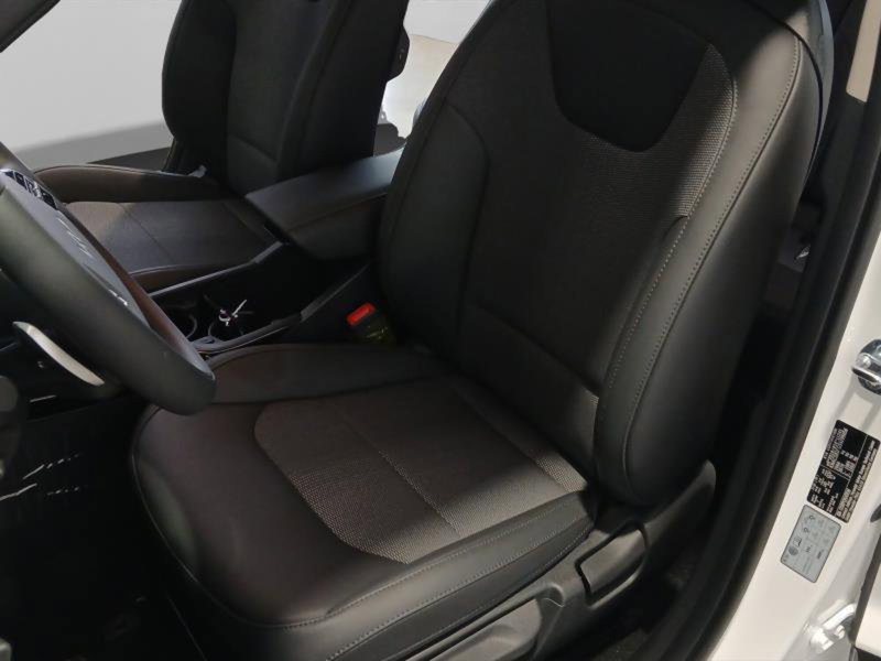 Kia Niro nuova a Genova (9)