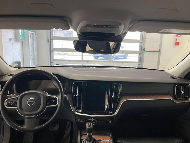 Volvo V60 Cross Country usata a Como (16)