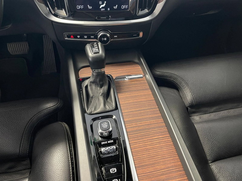 Volvo V60 Cross Country usata a Como (20)