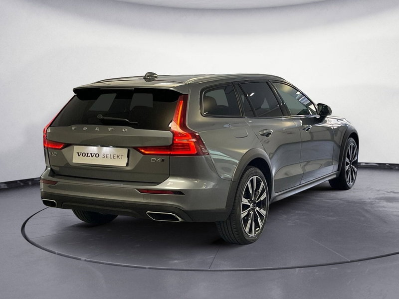 Volvo V60 Cross Country usata a Como (4)