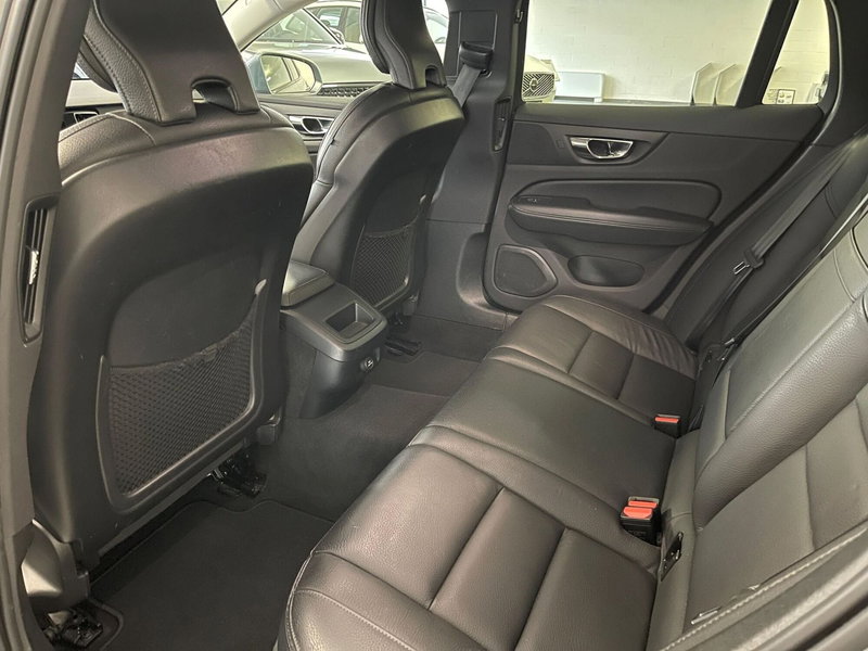 Volvo V60 Cross Country usata a Como (9)