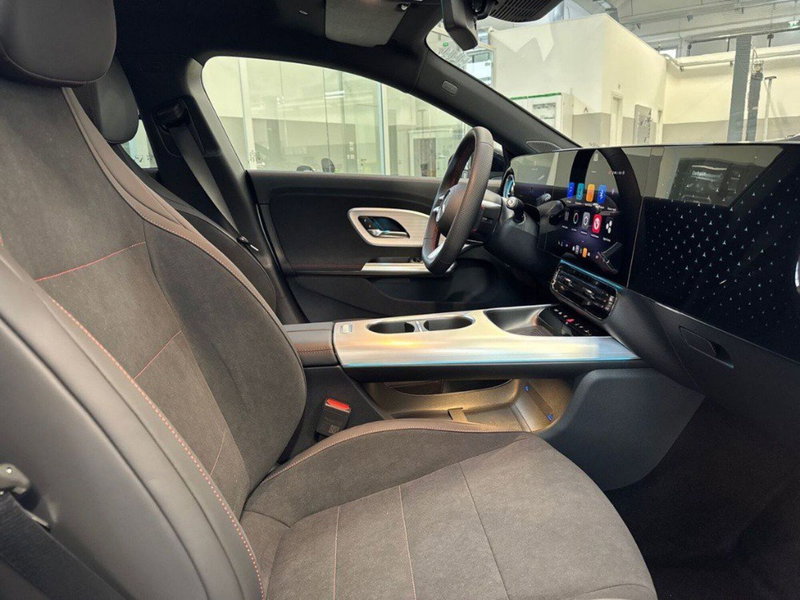 Mercedes-Benz CLA EQ nuova a Macerata (14)