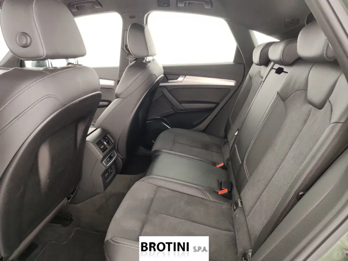 Audi Q5 Sportback usata a Massa-Carrara (10)