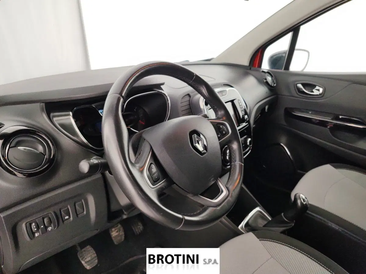 Renault Captur usata a Massa-Carrara (8)