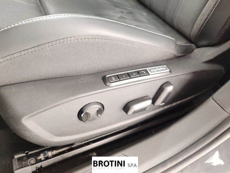 Volkswagen Golf usata a Massa-Carrara (10)