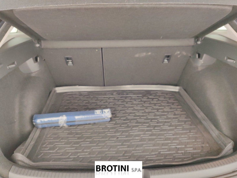 Volkswagen Taigo usata a Massa-Carrara (16)