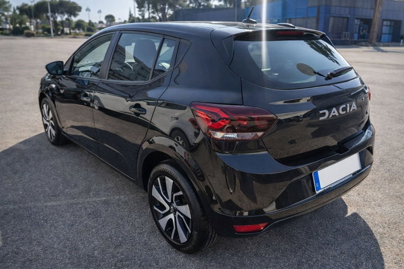 Dacia Sandero usata a Rimini (2)