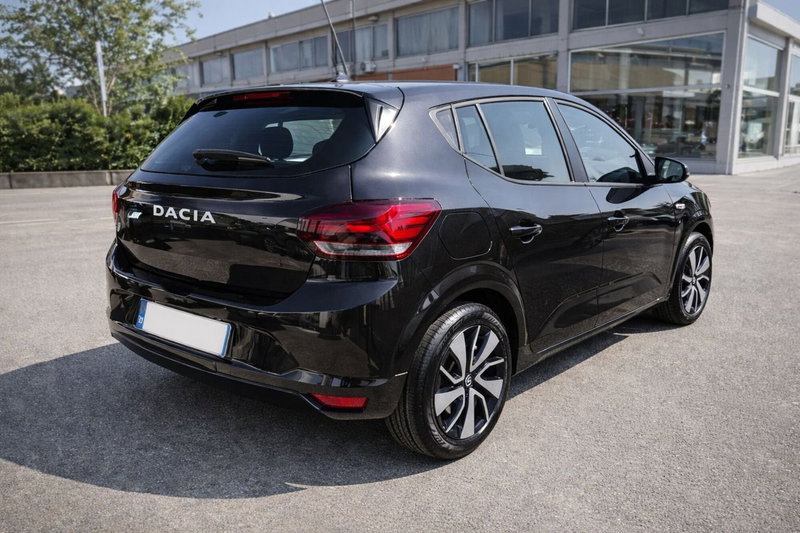 Dacia Sandero usata a Rimini (3)