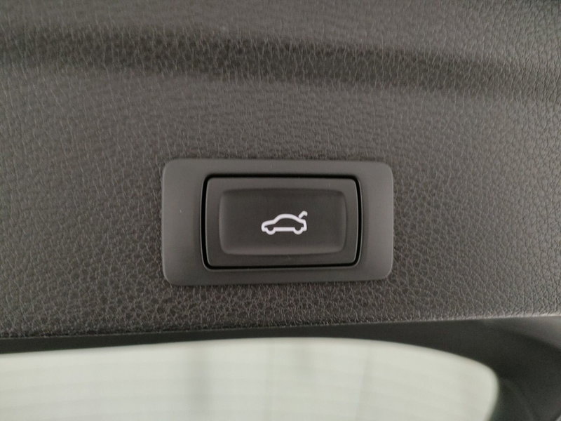 Audi Q3 Sportback usata a Napoli (12)