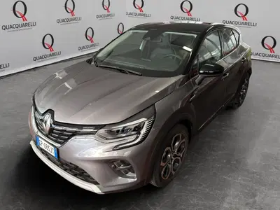 Renault Captur Full Hybrid E-Tech 145 CV Techno del 2023 usata a Milano