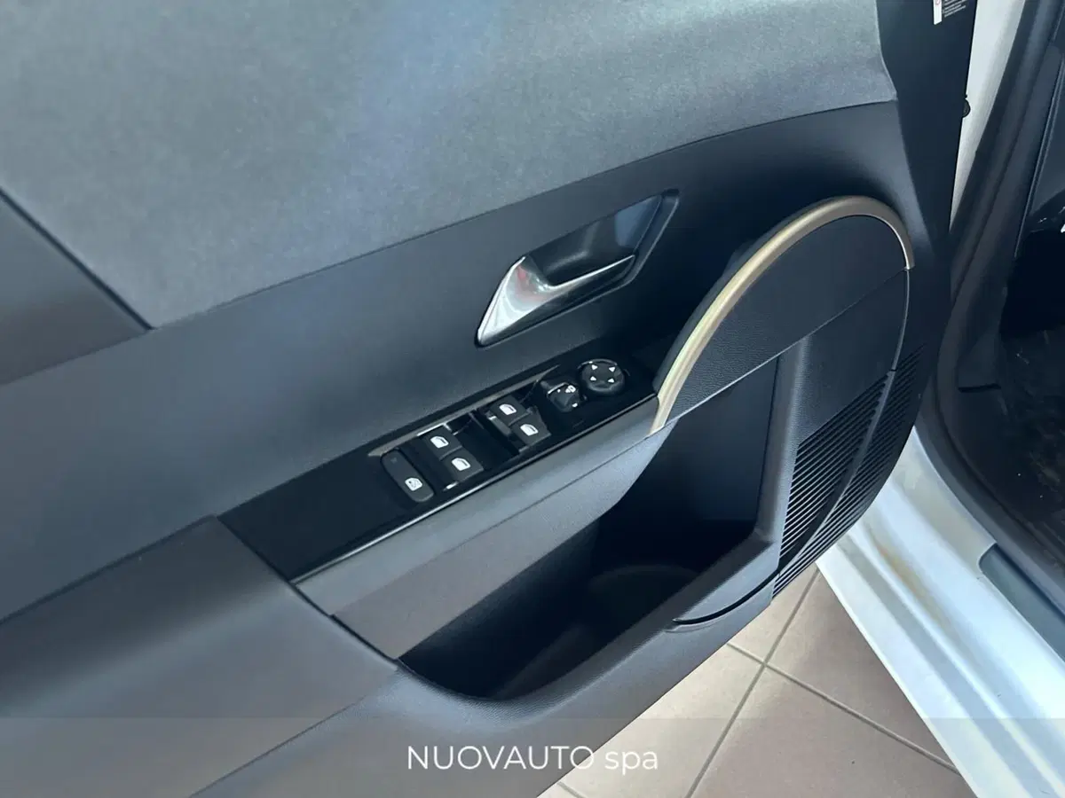 Lancia Ypsilon nuova a Arezzo (11)