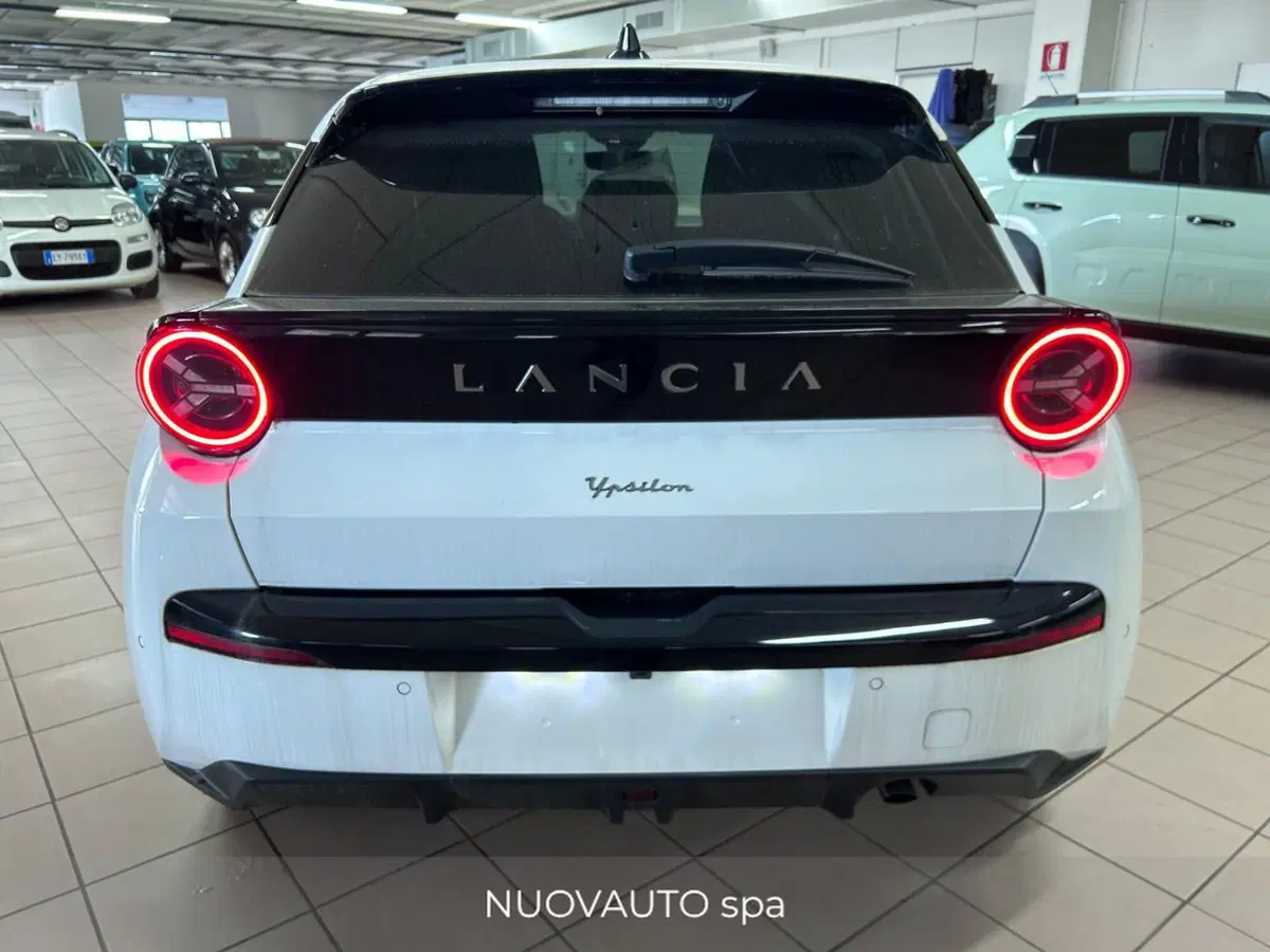 Lancia Ypsilon nuova a Arezzo (13)