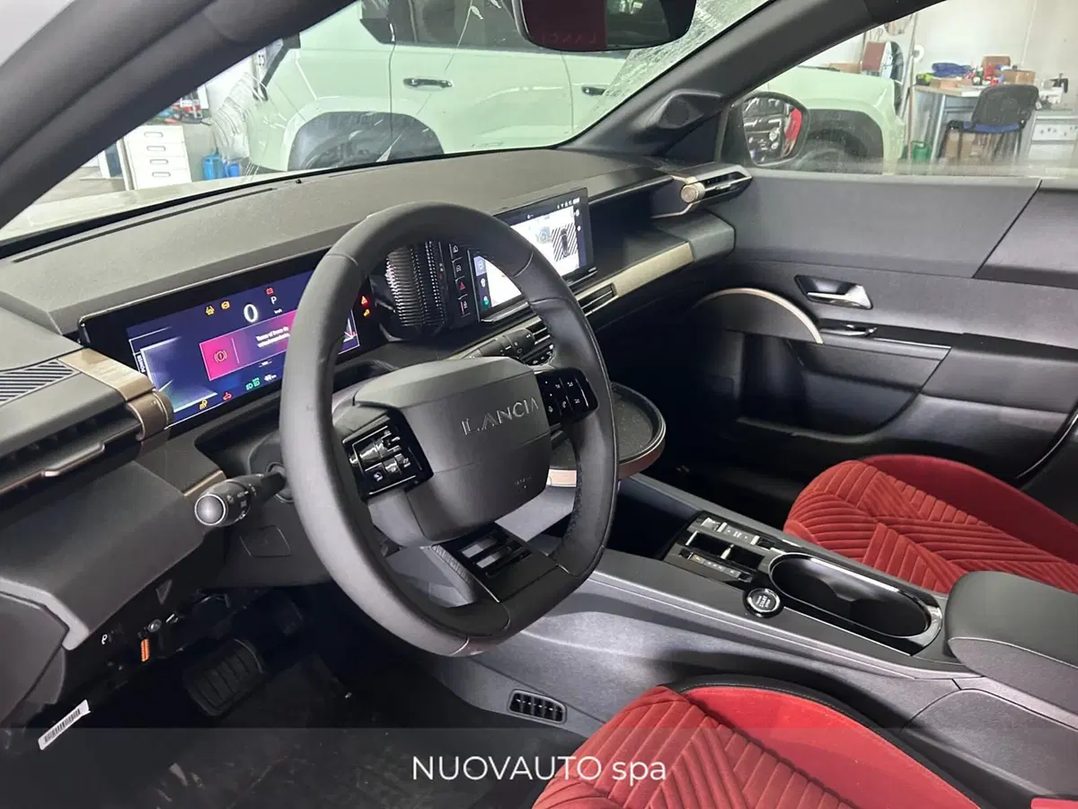 Lancia Ypsilon nuova a Arezzo (6)