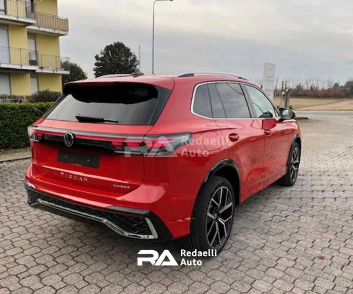 Volkswagen Tiguan nuova a Lecco (3)