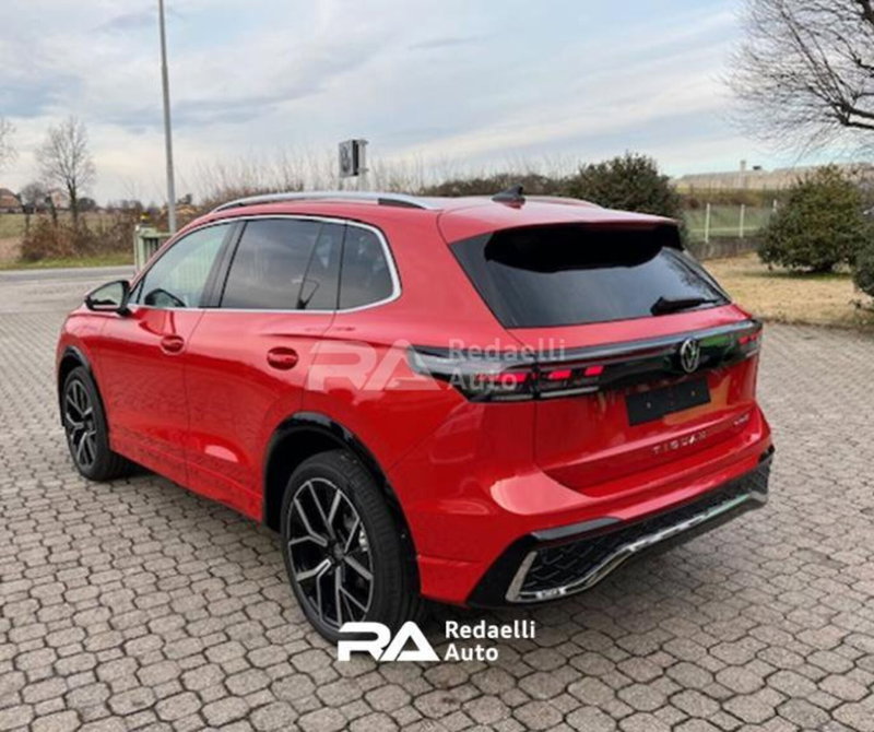 Volkswagen Tiguan nuova a Lecco (4)