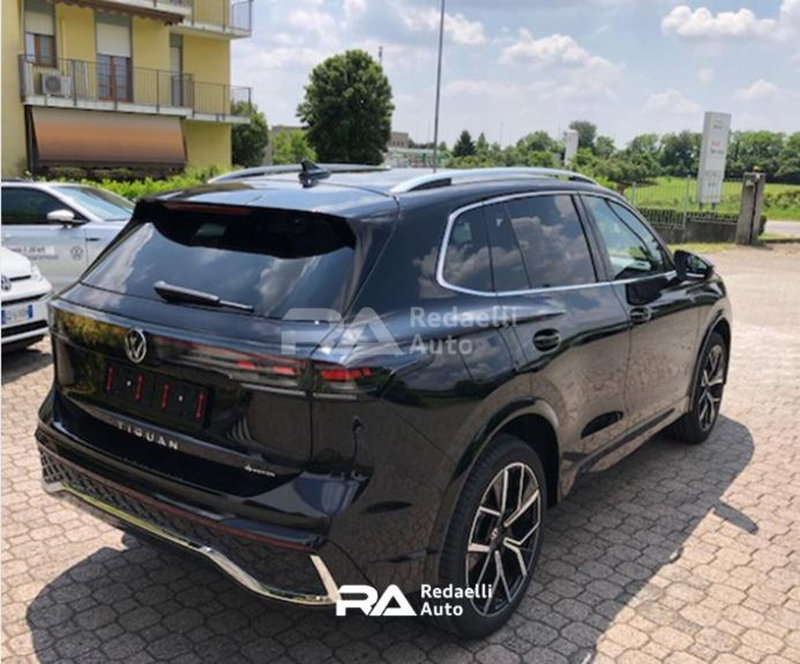 Volkswagen Tiguan nuova a Lecco (3)
