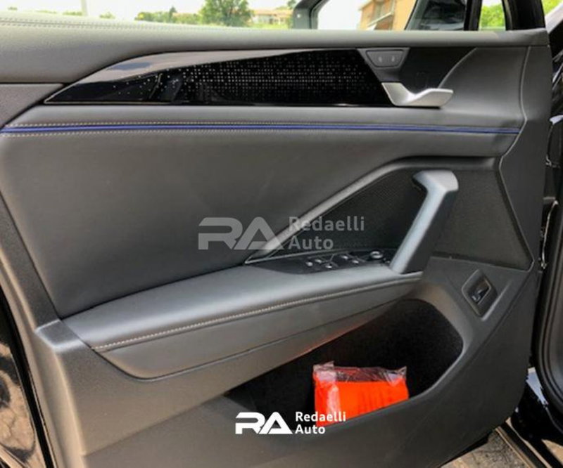 Volkswagen Tiguan nuova a Lecco (5)