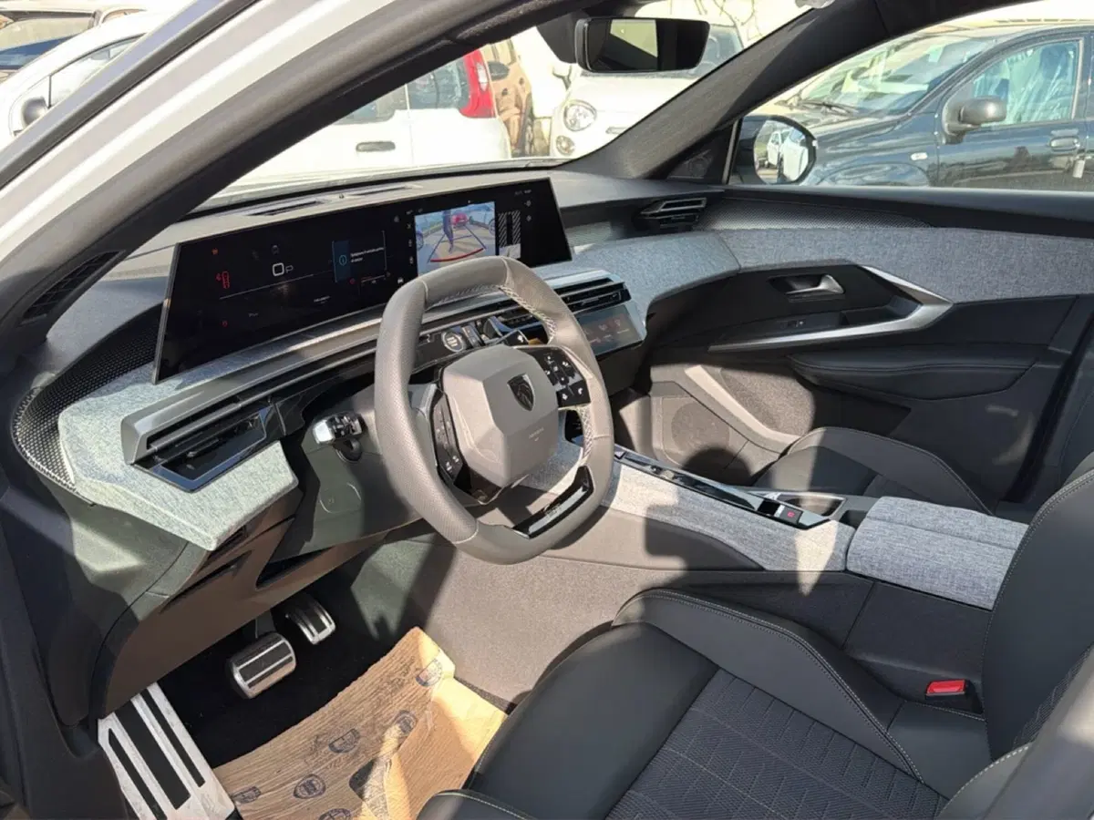 Peugeot 3008 nuova a Frosinone (17)