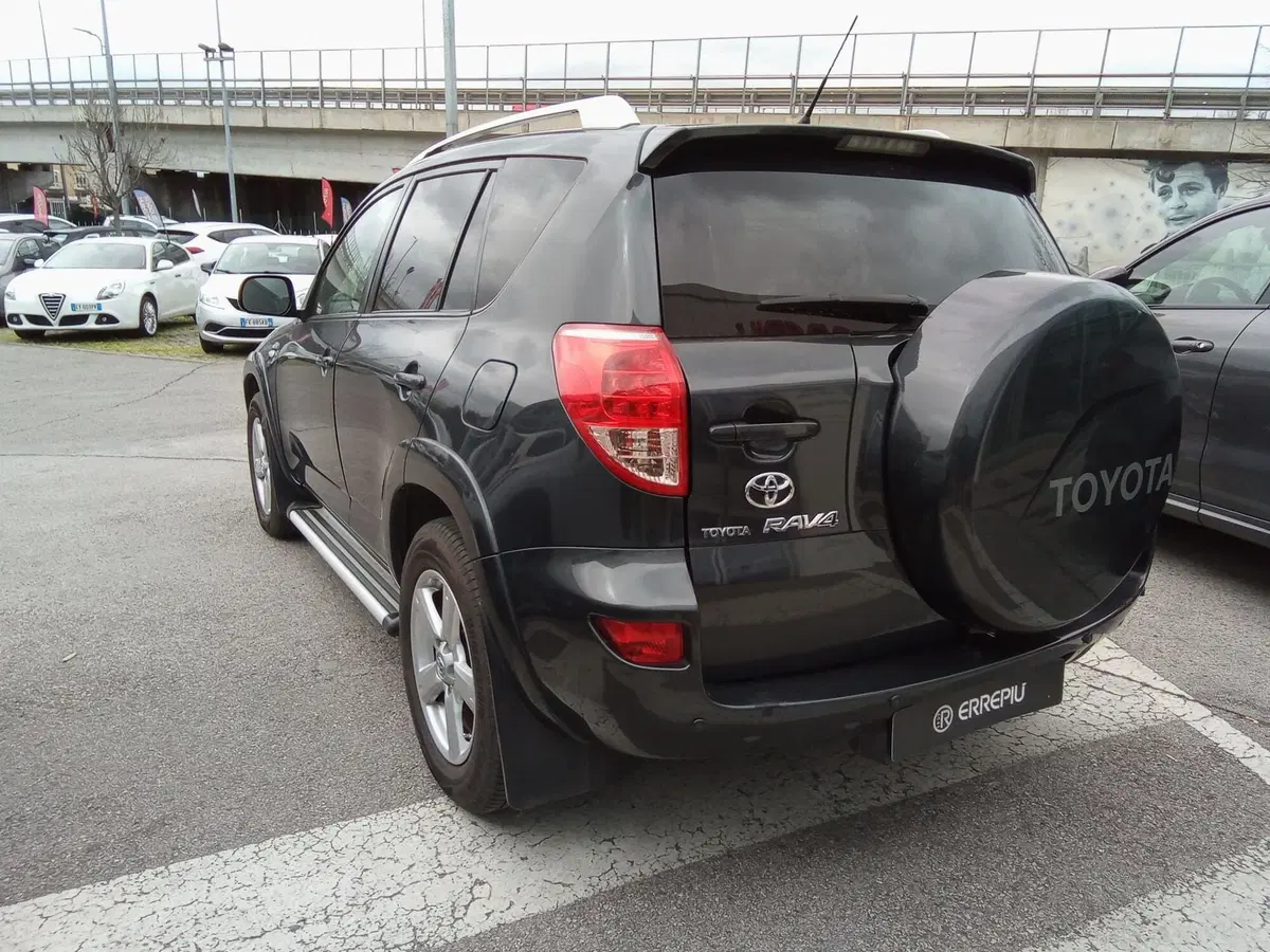 Toyota Rav4 usata a Rimini (7)