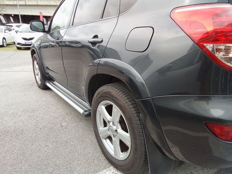 Toyota Rav4 usata a Rimini (9)