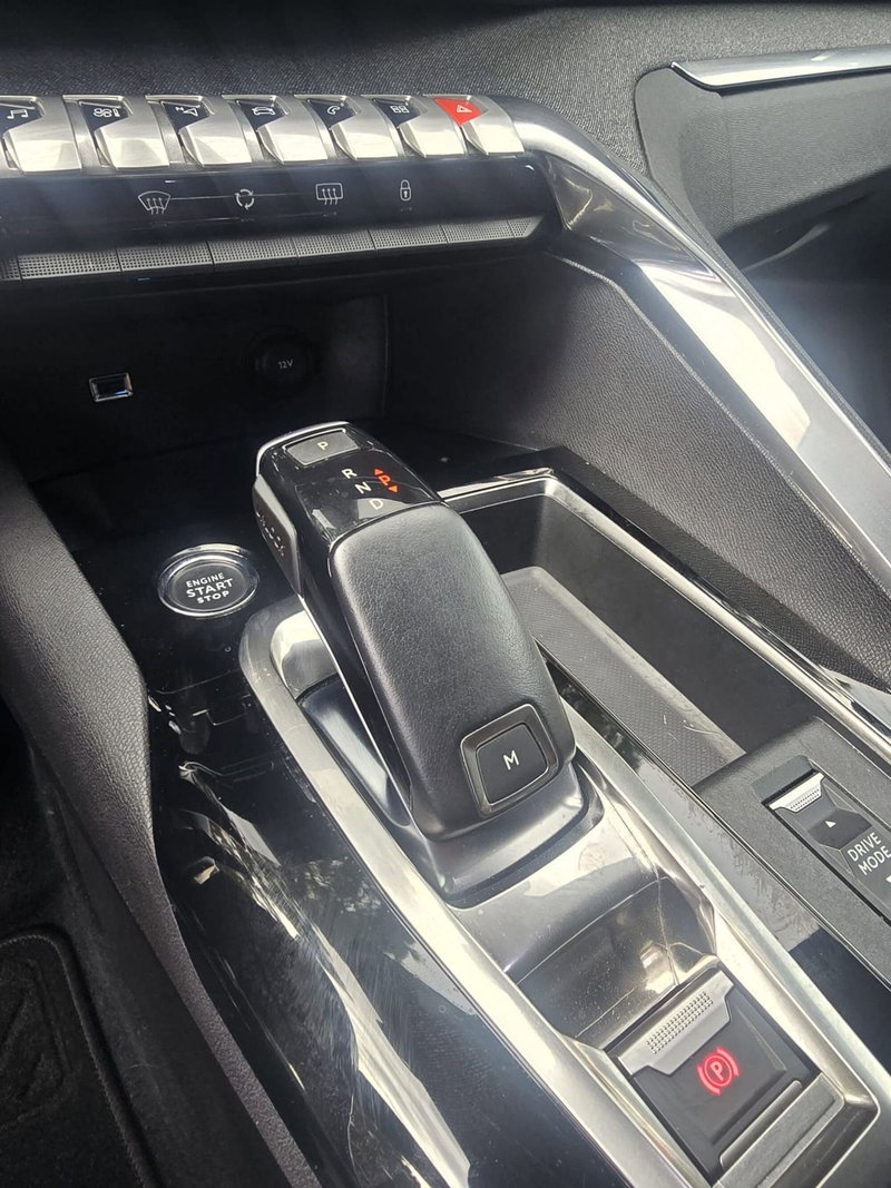 Peugeot 3008 usata a Massa-Carrara (15)