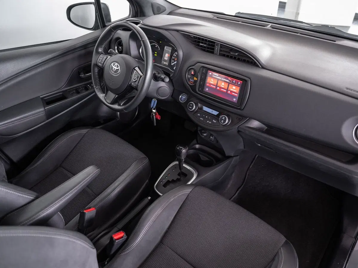 Toyota Yaris usata a Foggia (6)