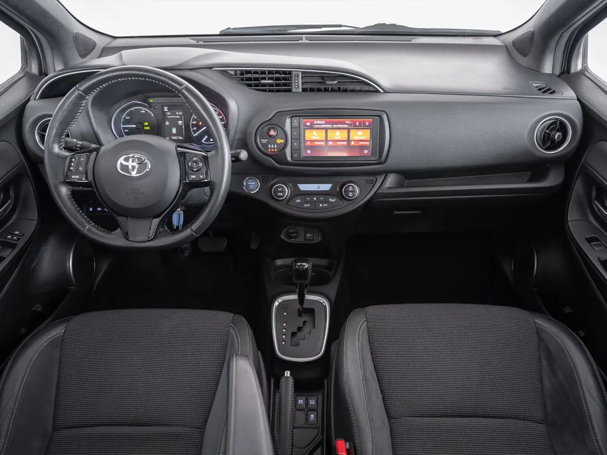 Toyota Yaris usata a Foggia (9)