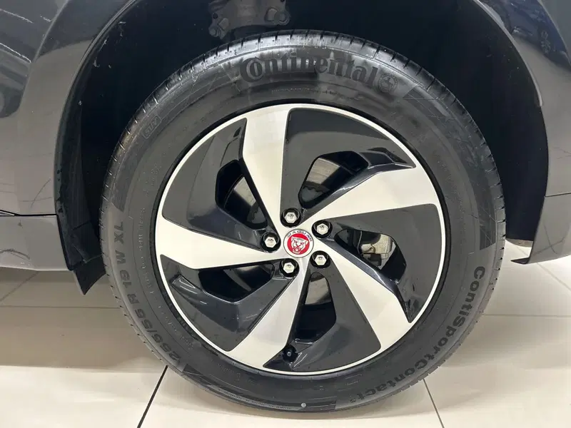 Jaguar F-Pace usata a Modena (9)