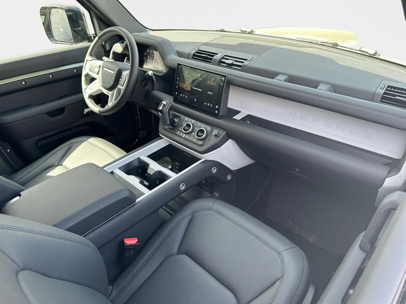 Land Rover Defender usata a Bari (3)