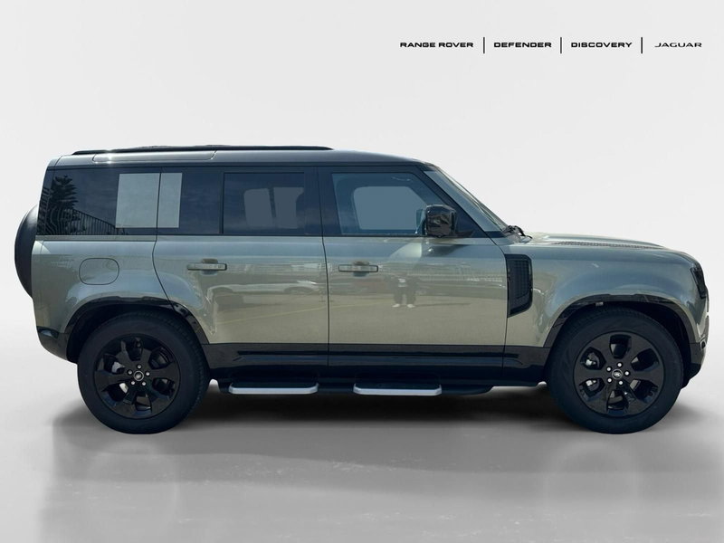 Land Rover Defender nuova a Bari (6)