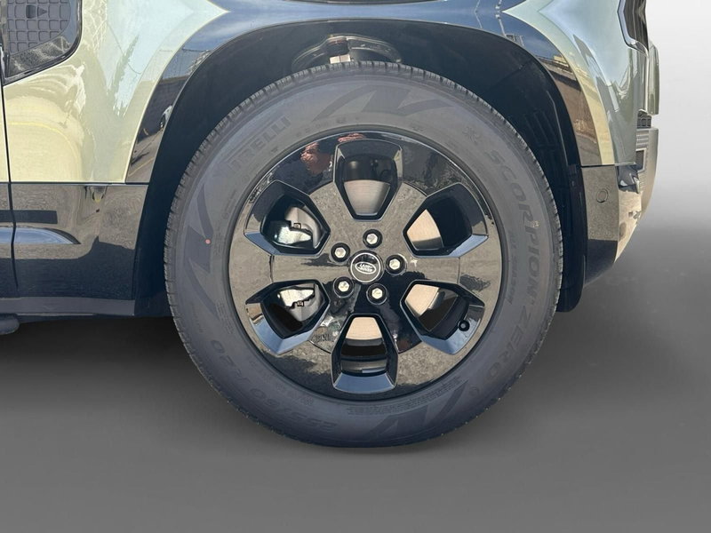 Land Rover Defender nuova a Bari (9)