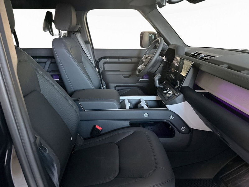 Land Rover Defender nuova a Modena (3)
