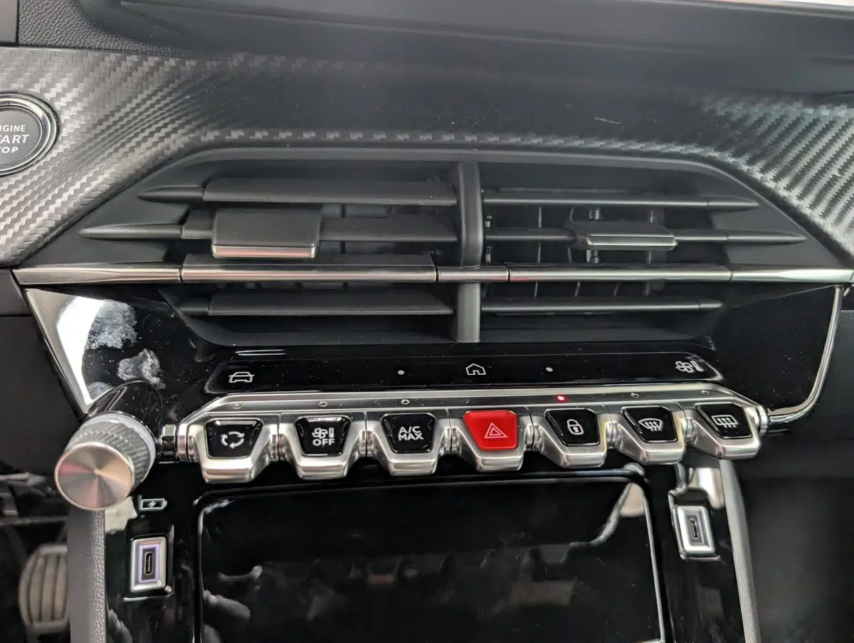 Peugeot 2008 nuova a Milano (13)