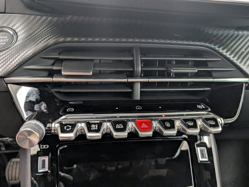 Peugeot 2008 nuova a Milano (13)