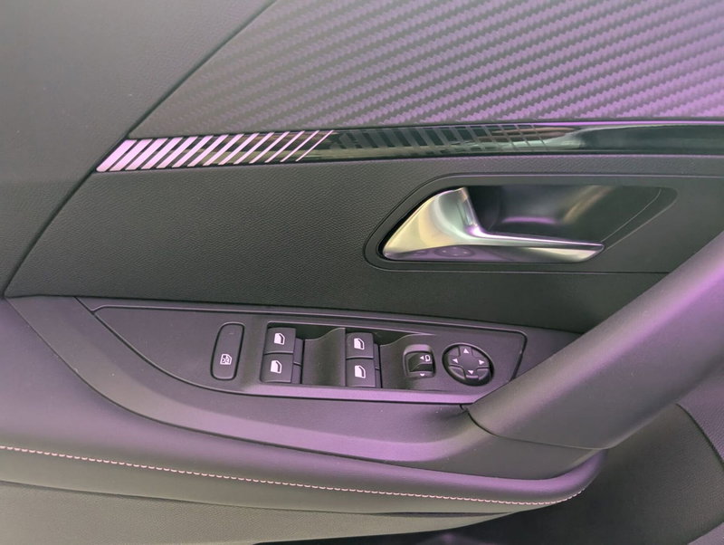 Peugeot 2008 nuova a Milano (14)