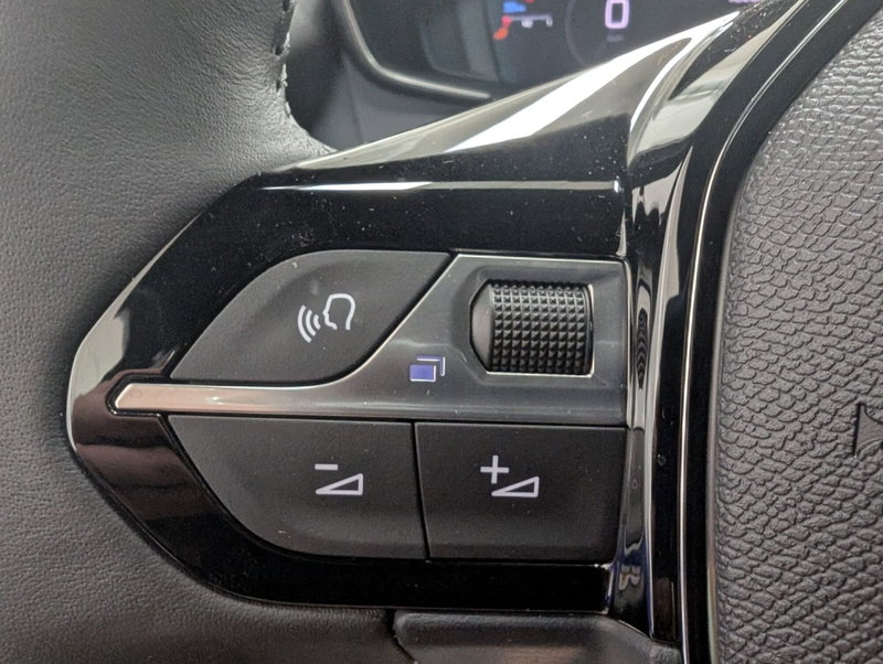 Peugeot 2008 nuova a Milano (16)