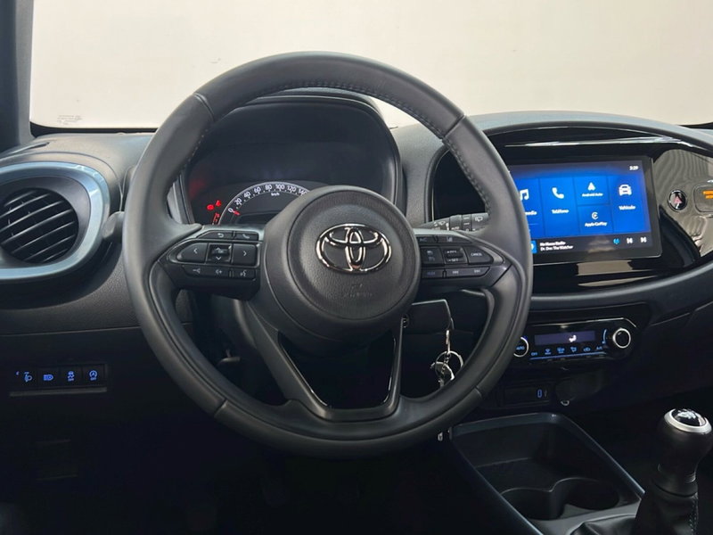 Toyota Aygo X usata a Roma (12)