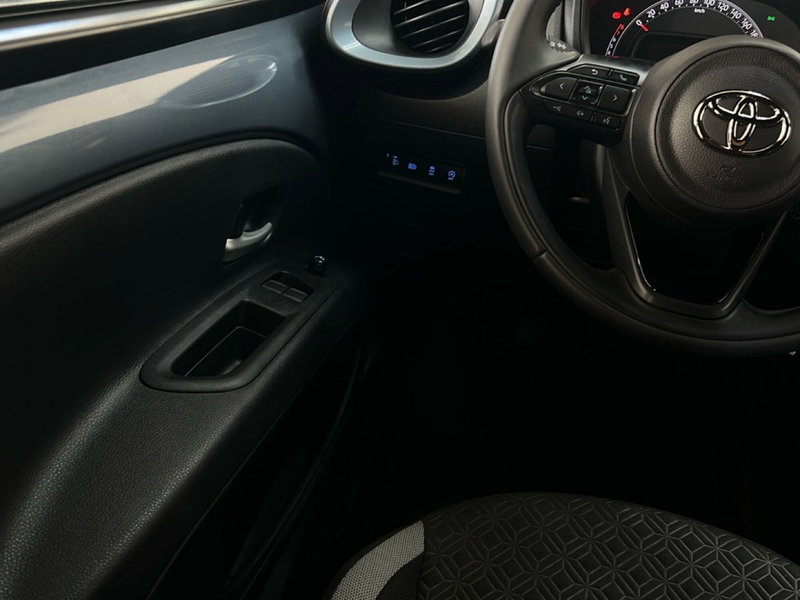 Toyota Aygo X usata a Roma (13)