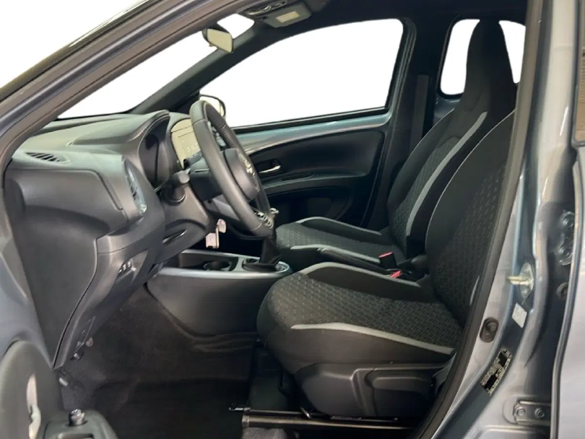 Toyota Aygo X usata a Roma (14)